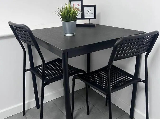 New Apartment On Batorego, Metro, Centre , Wi-Fi - By Hik Apartments